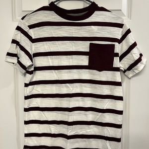 NWT Boys Old Navy Pocket Tee, size large